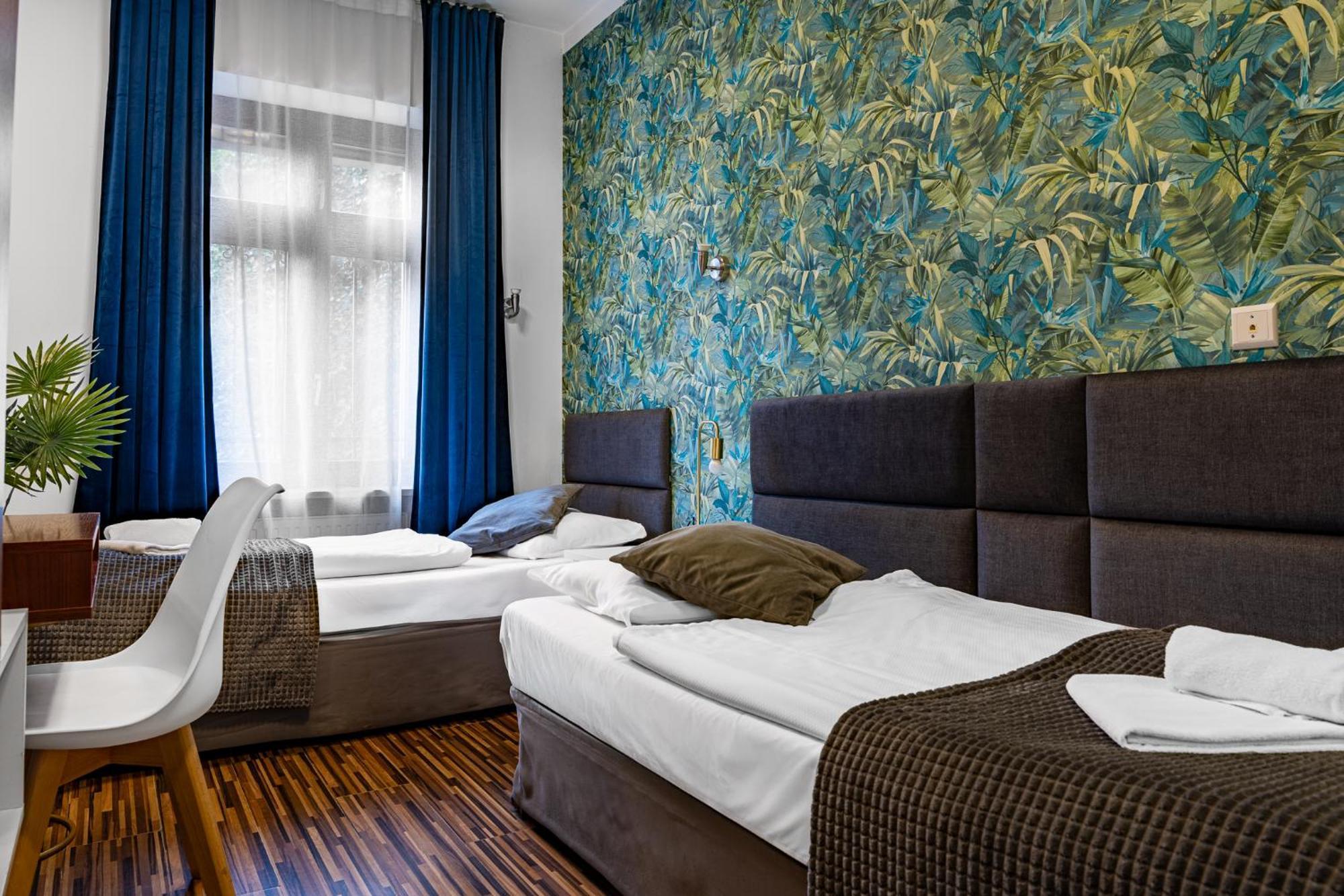 Great Polonia Dwarf Wroclaw Bed & Breakfast Eksteriør bilde