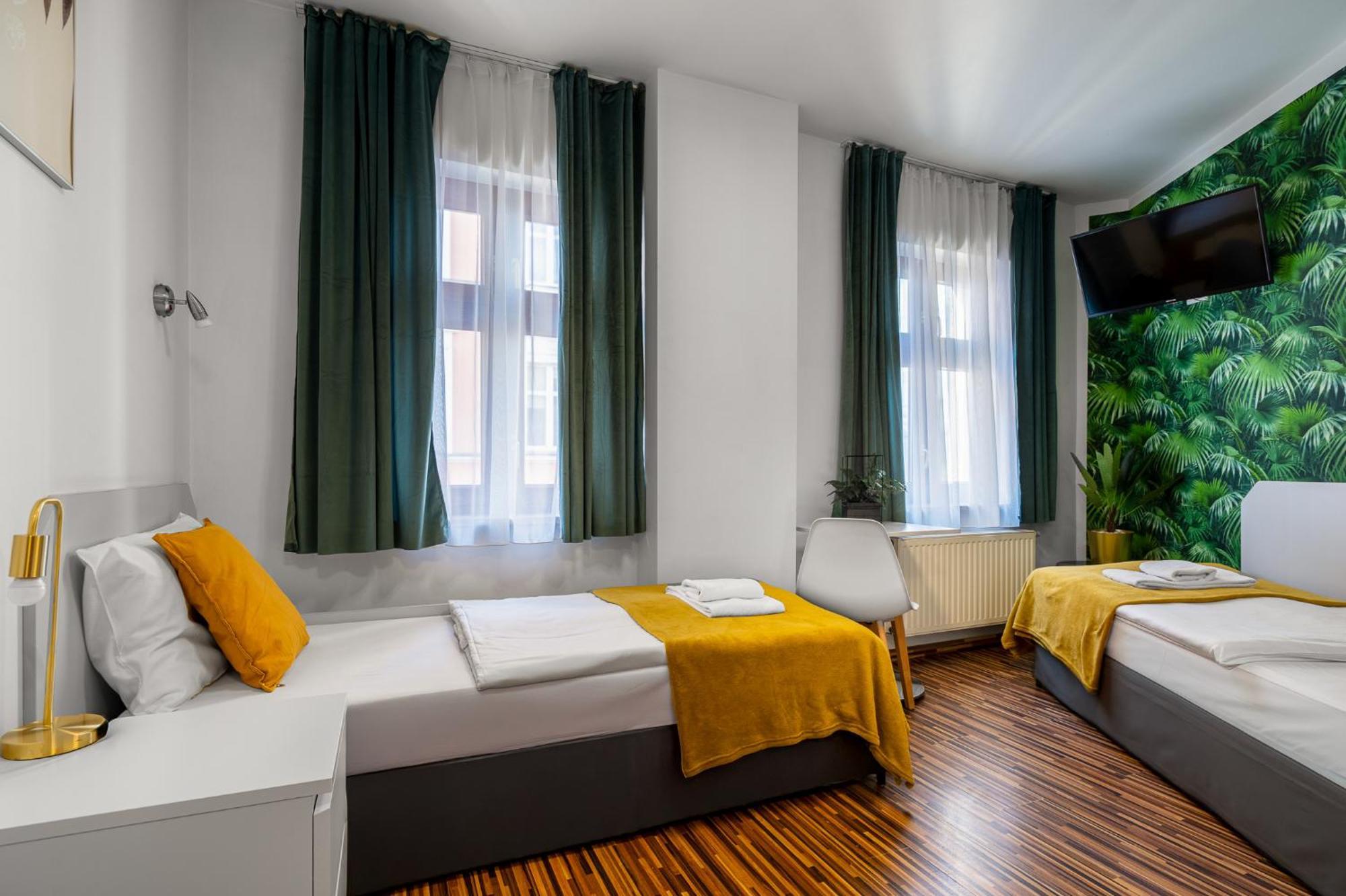 Great Polonia Dwarf Wroclaw Bed & Breakfast Eksteriør bilde